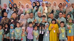Wako Padang, Hendri Septa bersama Anak Penderita Kanker