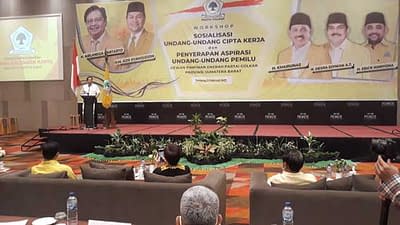 sosialisasi UU Ciptaker dan menjaring aspirasi UU Pemilu bersama DPD Partai Golkar Sumbar