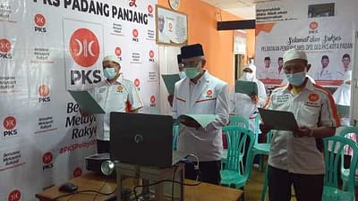 Suasana pengukuhan kepengurusan DPD PKS Padang Panjang periode 2020-2025