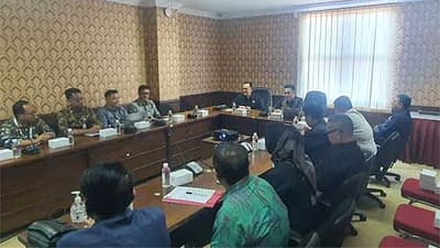 Anggota Komisi I DPRD Sumatera Selatan di Graha Kepri