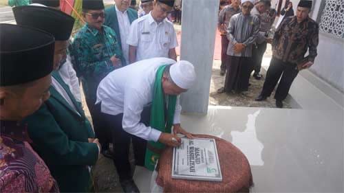 Bupati Pasbar, Hamsuardi resmikan Masjid Al Washliyah di Banjar Harapan, Nagari Aua Kuniang, Kecamatan Pasaman
