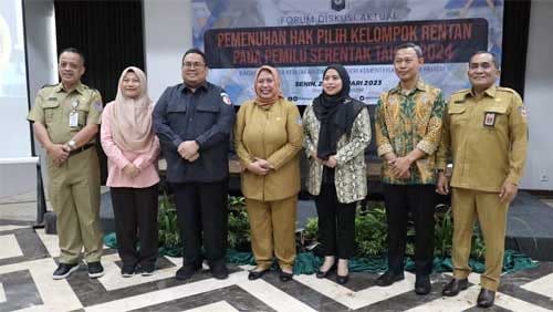 Sekretaris BSKDN Kemendagri, Kurniasih dalam Forum Diskusi Aktual di Hotel Royal Padjadjaran Bogor
