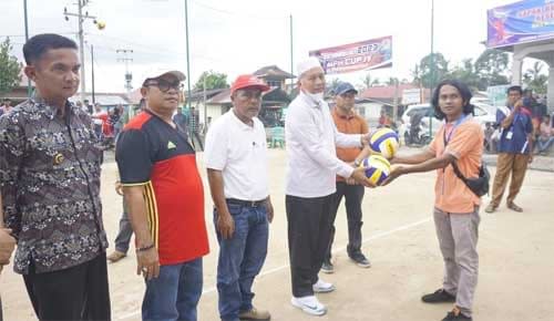 Hamsuardi buka Turnamen Bola Voli MPH Cup IV Pisang Hutan Sasak
